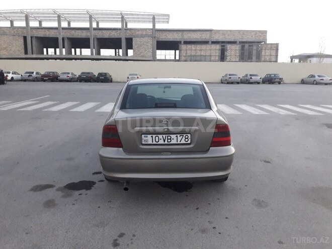 Opel Vectra 1996, 250,000 km - 1.8 l - Sumqayıt