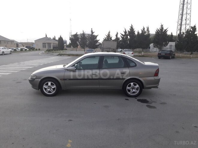 Opel Vectra 1996, 250,000 km - 1.8 l - Sumqayıt