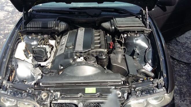 BMW 525 2001, 243,000 km - 2.5 л - Bakı