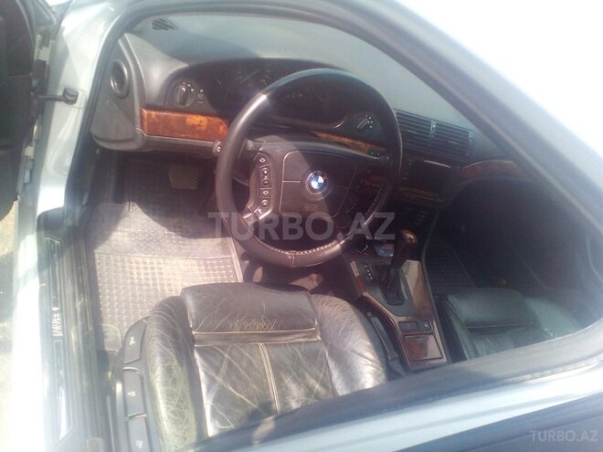 BMW 528 1998, 275,000 km - 2.8 l - Bakı