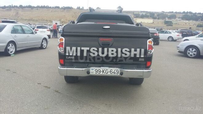 Mitsubishi L200 2013, 100,000 km - 2.5 l - Bakı