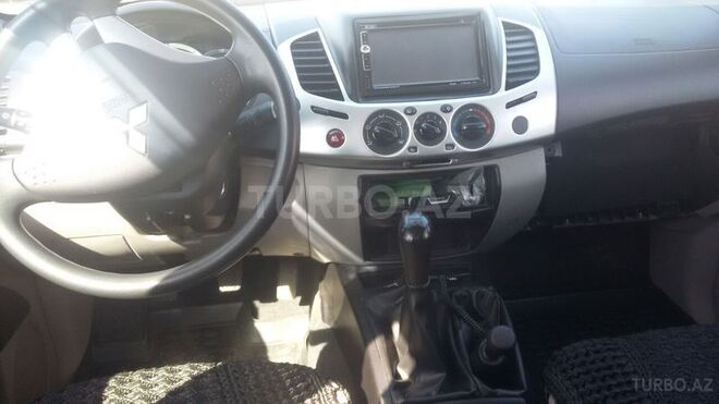 Mitsubishi L200 2013, 100,000 km - 2.5 l - Bakı