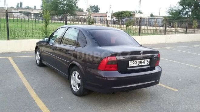 Opel Vectra 2000, 240,000 km - 1.6 l - Qazax