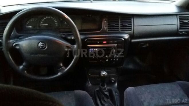 Opel Vectra 2000, 240,000 km - 1.6 l - Qazax