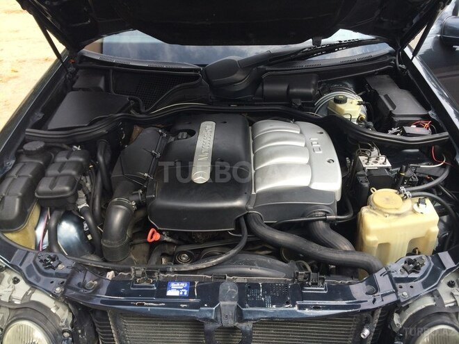 Mercedes E 220 2000, 270,000 km - 2.2 l - Bakı