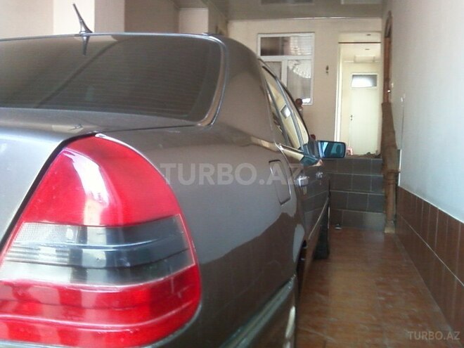 Mercedes C 220 1994, 285,000 km - 2.2 l - Quba
