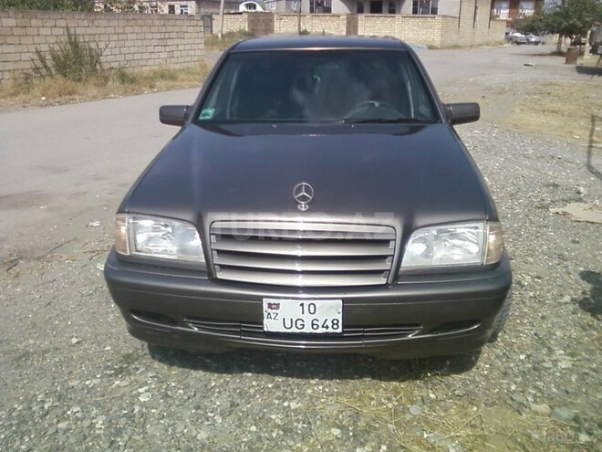 Mercedes C 220 1994, 285,000 km - 2.2 l - Quba