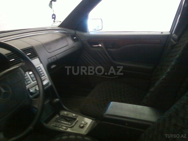 Mercedes C 220 1994, 285,000 km - 2.2 l - Quba