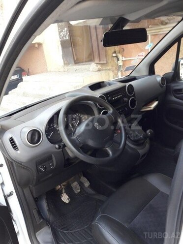 Peugeot Partner 2015, 185,000 km - 1.6 л - Bakı