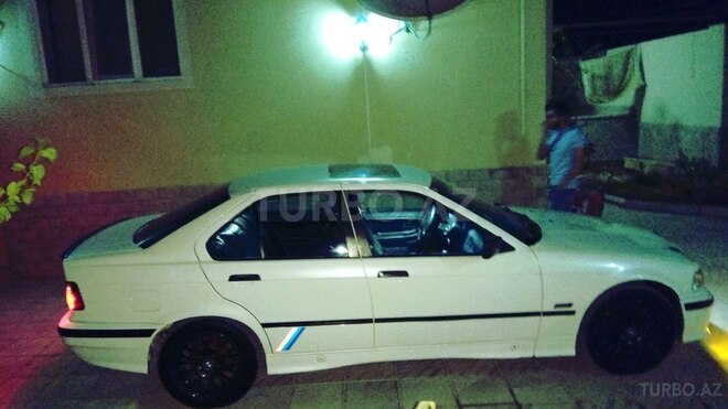 BMW 318 1992, 330,000 km - 1.8 л - Bakı