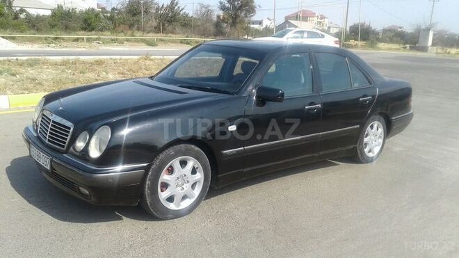Mercedes E 240 1999, 290,000 km - 2.4 l - Sumqayıt