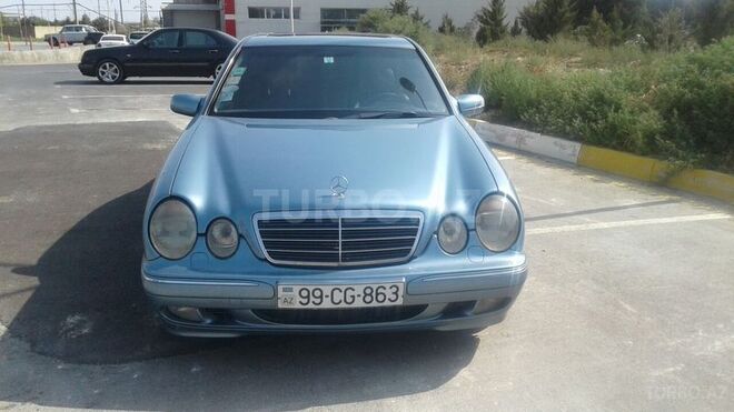 Mercedes E 220 2001, 303,000 km - 2.2 l - Xırdalan