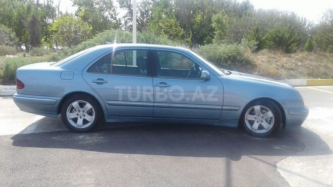 Mercedes E 220 2001, 303,000 km - 2.2 l - Xırdalan