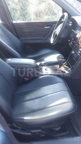 Mercedes E 220 2001, 303,000 km - 2.2 l - Xırdalan