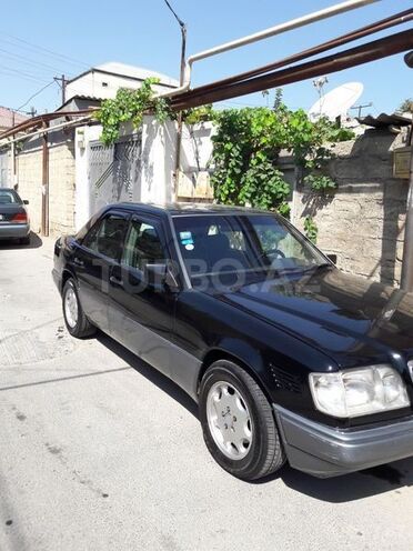 Mercedes E 300 1995, 250,000 km - 3.0 l - Bakı