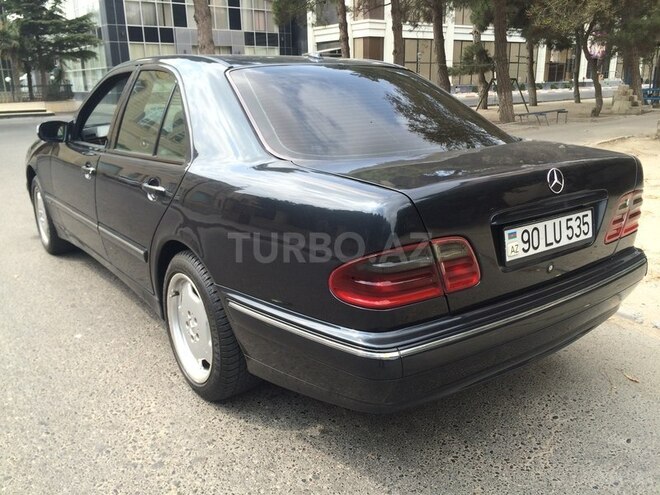 Mercedes E 220 2000, 270,000 km - 2.2 l - Bakı