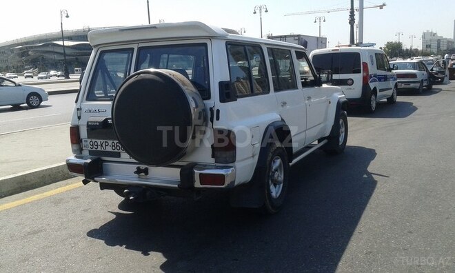 Nissan Patrol 1995, 330,000 km - 3.0 l - Bakı