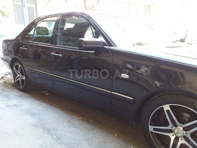 Mercedes E 230 1997, 221,300 km - 2.3 л - Bakı