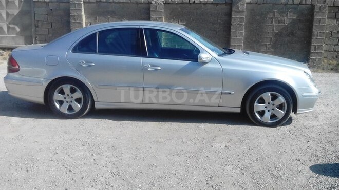 Mercedes E 220 2003, 319,500 km - 2.2 l - Bakı