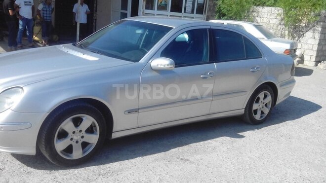 Mercedes E 220 2003, 319,500 km - 2.2 l - Bakı