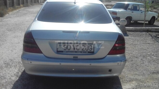 Mercedes E 220 2003, 319,500 km - 2.2 l - Bakı