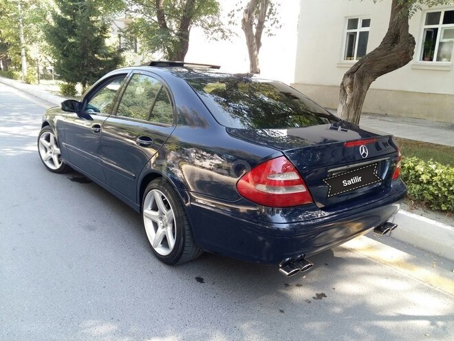 Mercedes E 240 2004, 278,456 km - 2.4 л - Yevlax