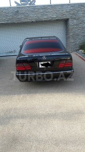 Mercedes E 240 1999, 270,000 km - 2.6 l - Bakı