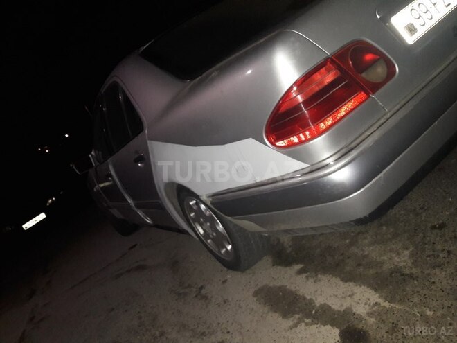Mercedes E 220 1997, 293,240 km - 2.2 l - Bakı