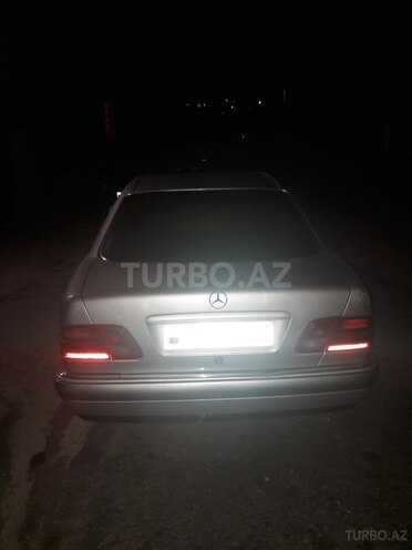 Mercedes E 220 1997, 293,240 km - 2.2 l - Bakı