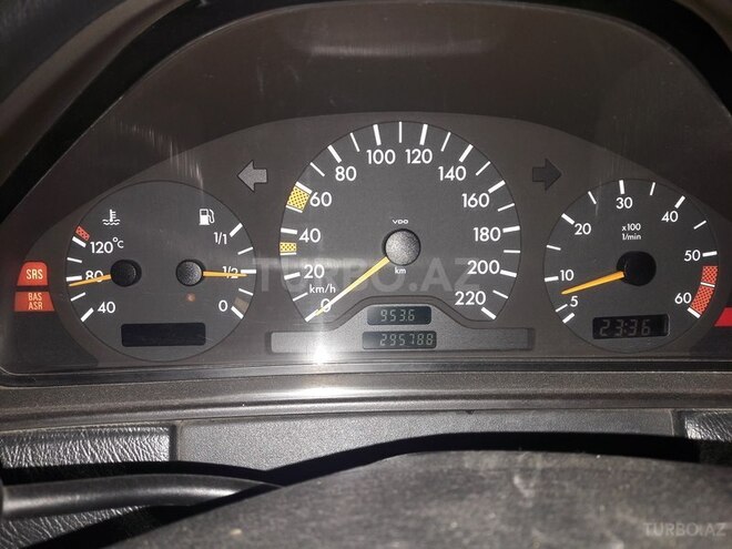 Mercedes E 220 1997, 293,240 km - 2.2 l - Bakı