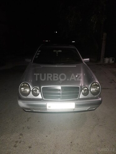 Mercedes E 220 1997, 293,240 km - 2.2 l - Bakı