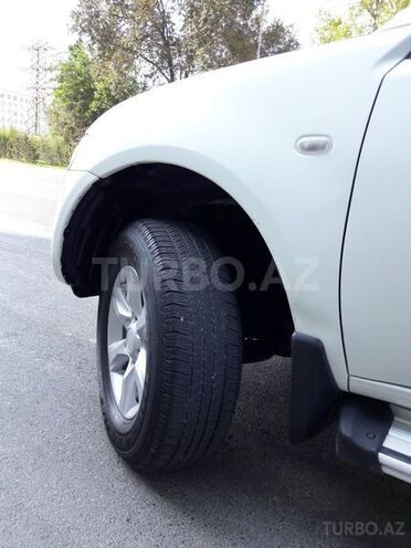 Mitsubishi L200 2014, 70,501 km - 2.5 l - Bakı