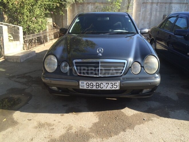 Mercedes E 220 2000, 237,000 km - 2.2 l - Bakı