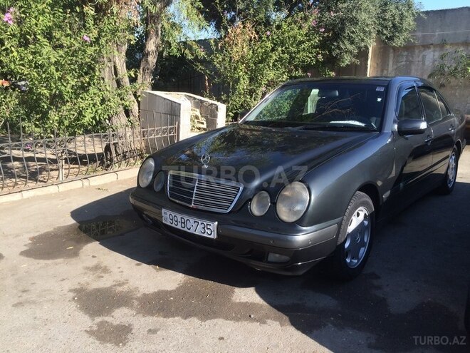 Mercedes E 220 2000, 237,000 km - 2.2 l - Bakı