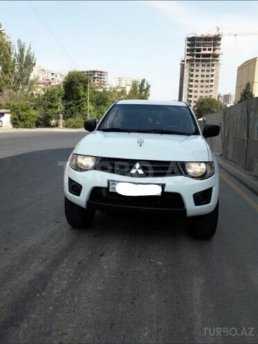 Mitsubishi L200 2014, 70,499 km - 2.5 l - Bakı