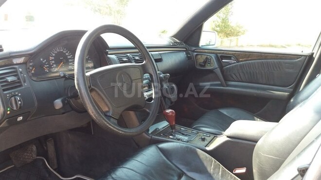 Mercedes E 320 1996, 320,000 km - 3.2 l - Bakı
