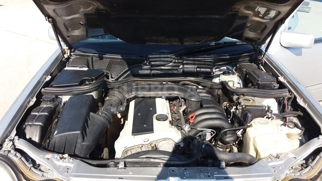 Mercedes E 320 1996, 320,000 km - 3.2 l - Bakı