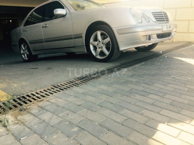 Mercedes E 280 2000, 243,568 km - 2.8 l - Bakı