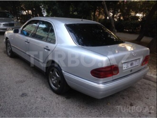 Mercedes E 220 1996, 160,676 km - 2.2 l - Bakı