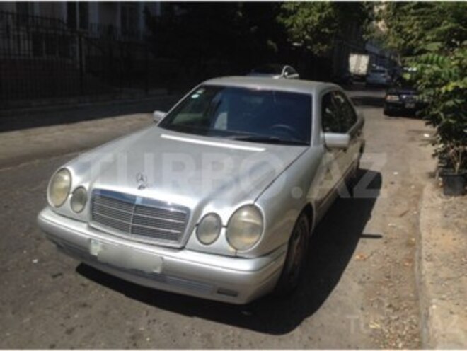 Mercedes E 220 1996, 160,676 km - 2.2 l - Bakı