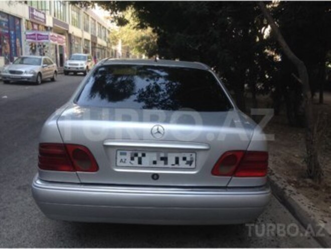 Mercedes E 220 1996, 160,676 km - 2.2 l - Bakı