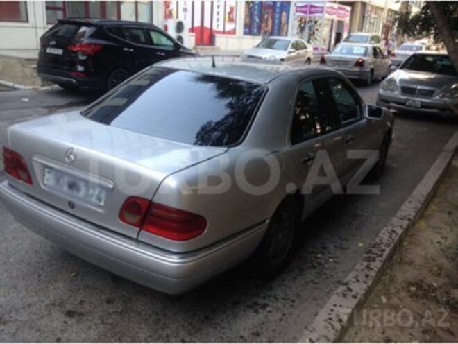 Mercedes E 220 1996, 160,676 km - 2.2 l - Bakı