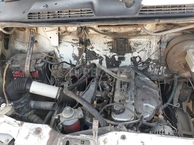 GAZ 2705 2002, 139,000 km - 0.3 l - Astara