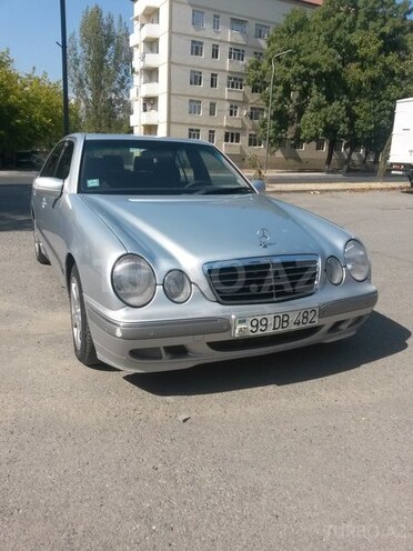 Mercedes E 220 2001, 355,200 km - 2.2 l - İsmayıllı