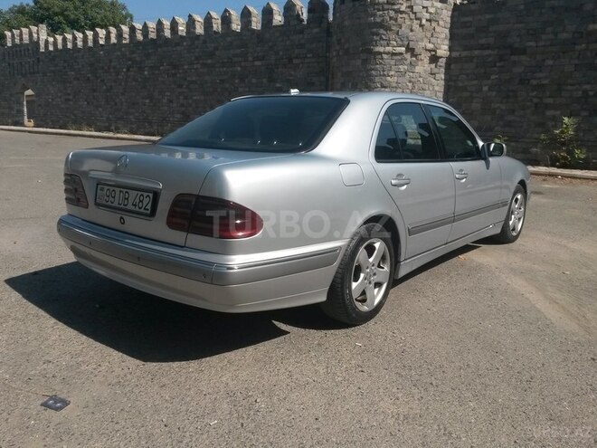 Mercedes E 220 2001, 355,200 km - 2.2 l - İsmayıllı