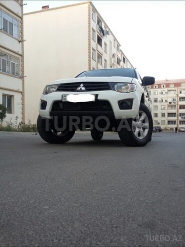 Mitsubishi L200 2014, 71,000 km - 2.5 l - Bakı
