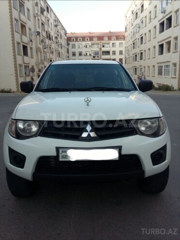 Mitsubishi L200 2014, 71,000 km - 2.5 l - Bakı