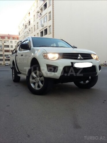 Mitsubishi L200 2014, 71,000 km - 2.5 l - Bakı