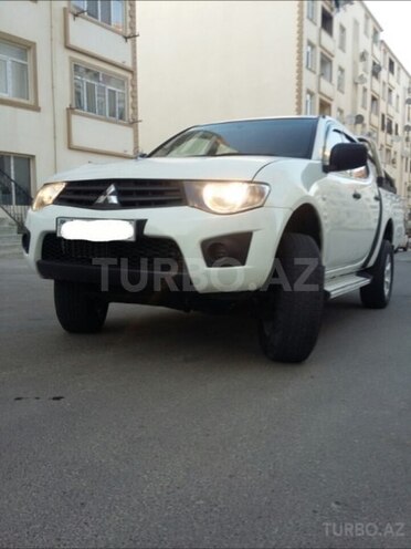 Mitsubishi L200 2014, 71,000 km - 2.5 l - Bakı