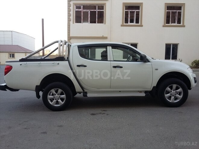 Mitsubishi L200 2014, 71,000 km - 2.5 l - Bakı